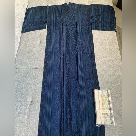 Vintage Kimono - Picture 1 of 5